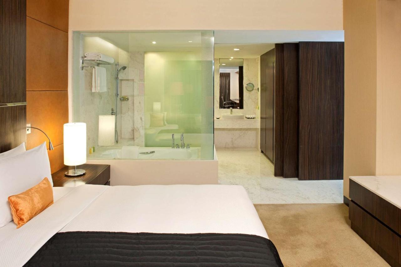 Radisson Blu Hotel Амритсар Екстериор снимка A room at the hotel