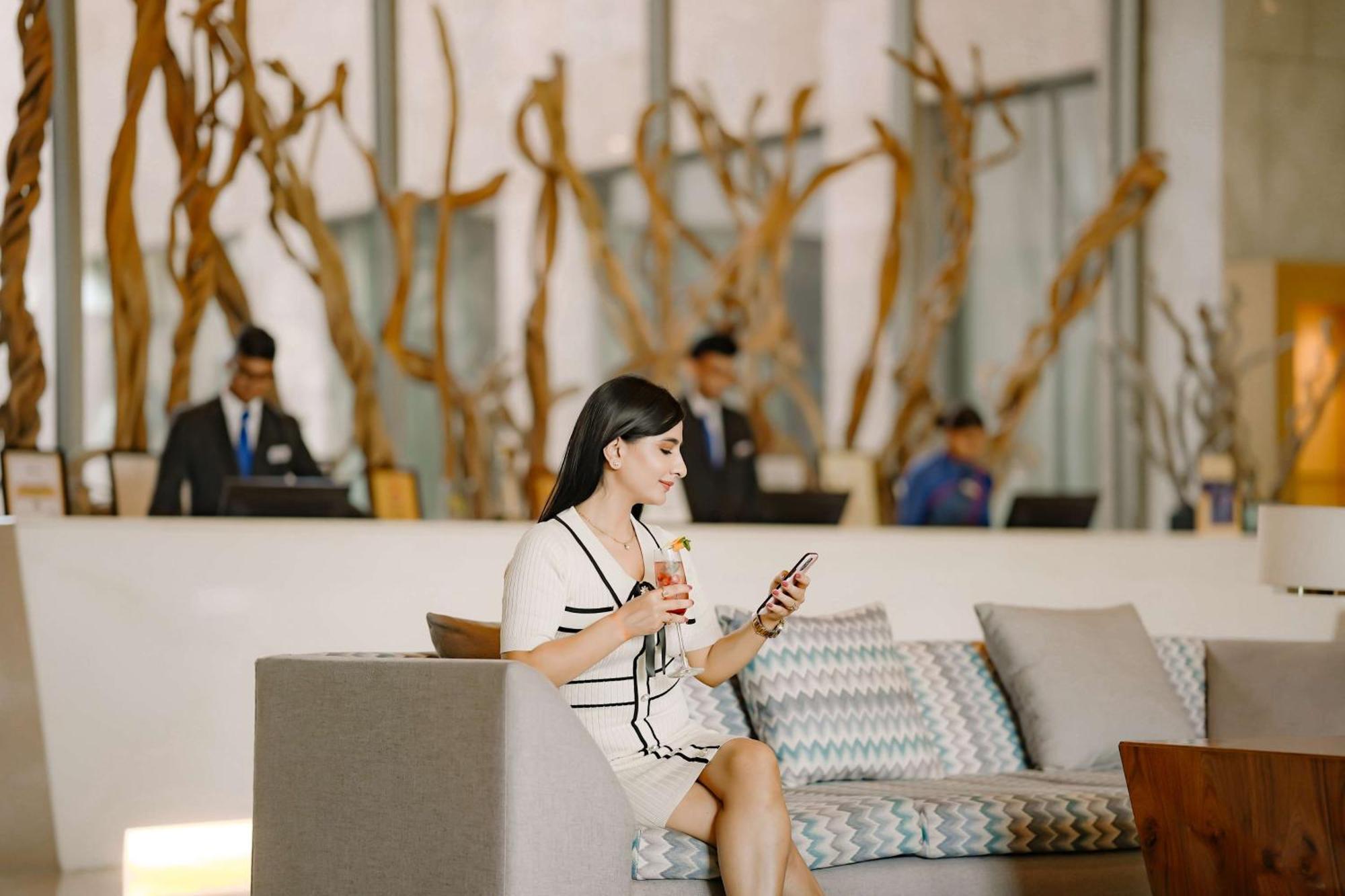 Radisson Blu Hotel Амритсар Екстериор снимка Lobby