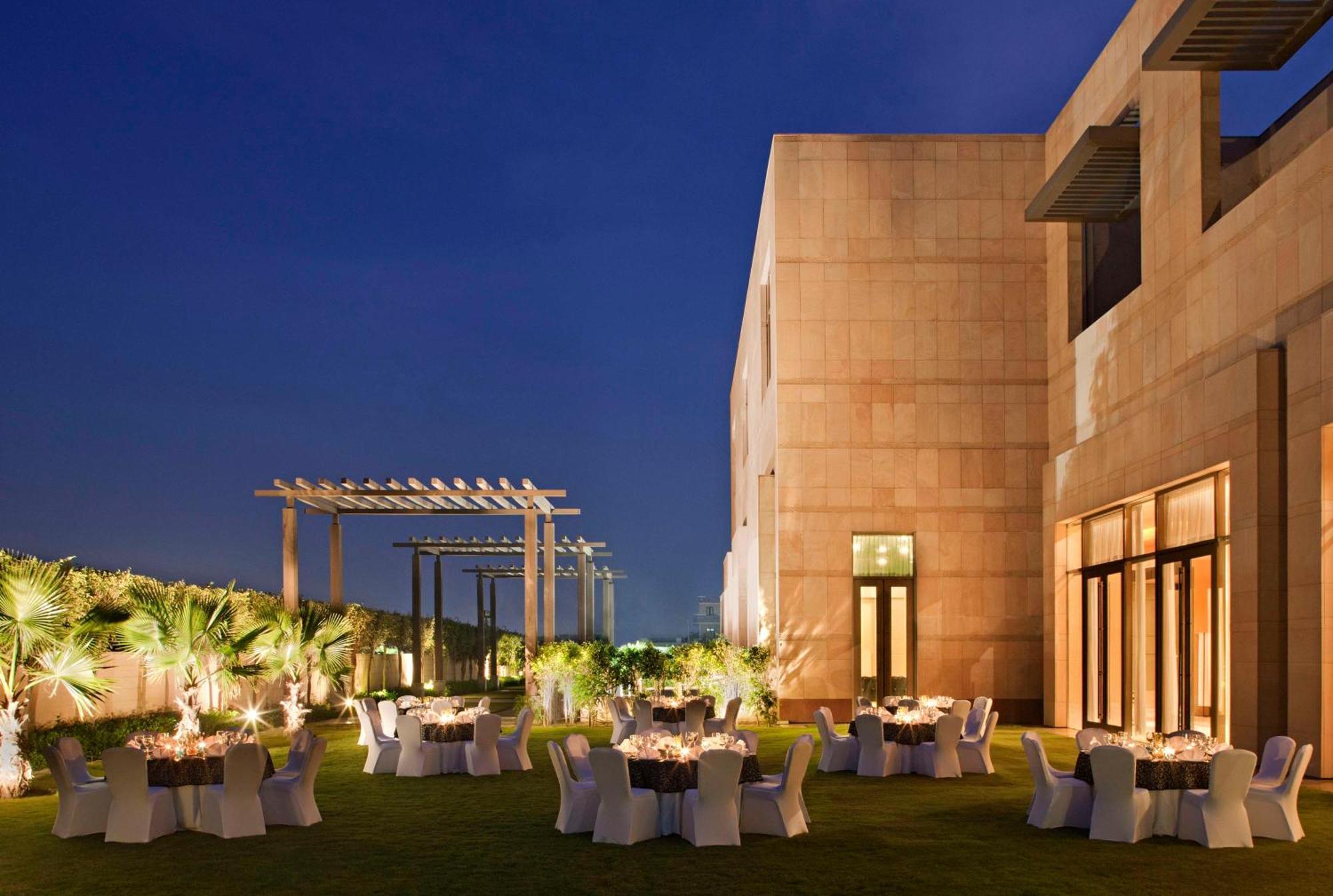Radisson Blu Hotel Амритсар Удобства снимка The Park, New Delhi